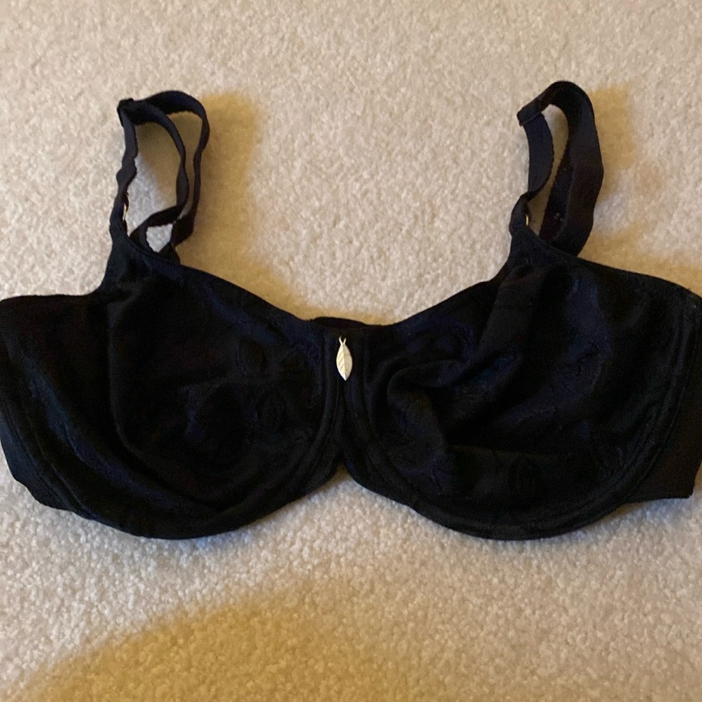 Answers Black bra 34DD